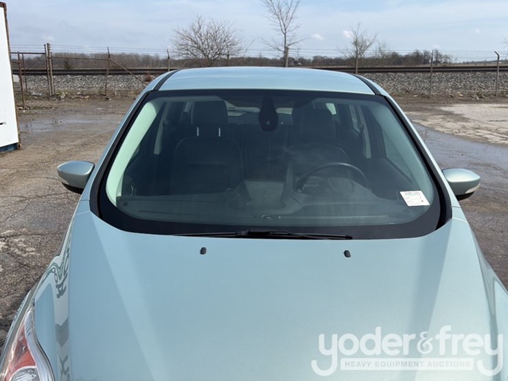 2013-ford-cmax-image-30