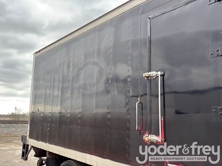 2001-isuzu-npr-image-35