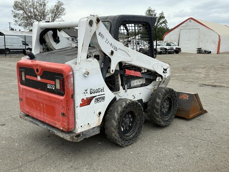 2018-bobcat-s570-image-3