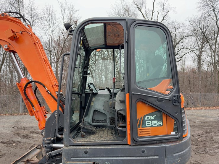 2019-doosan-dx85r-3-image-26