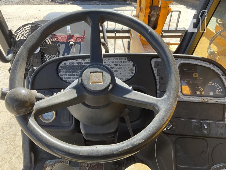 2017-jcb-510-42-image-13