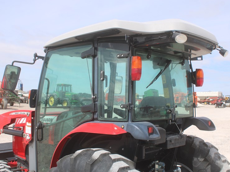 2018-massey-ferguson-1755m-image-34