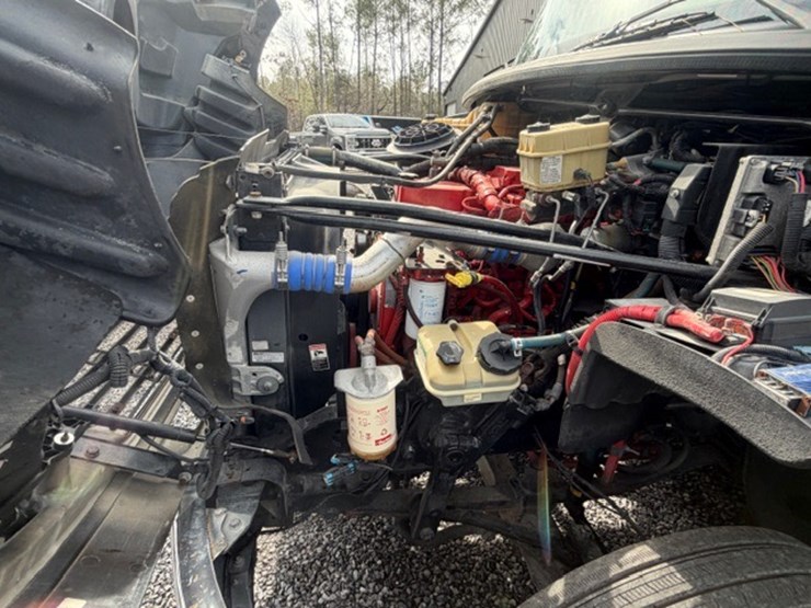 2008-freightliner-m2-106-image-86