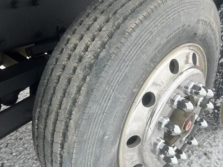 1997-peterbilt-357-image-36