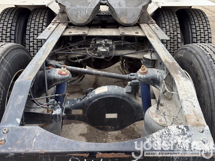 2018-peterbilt-579-image-25