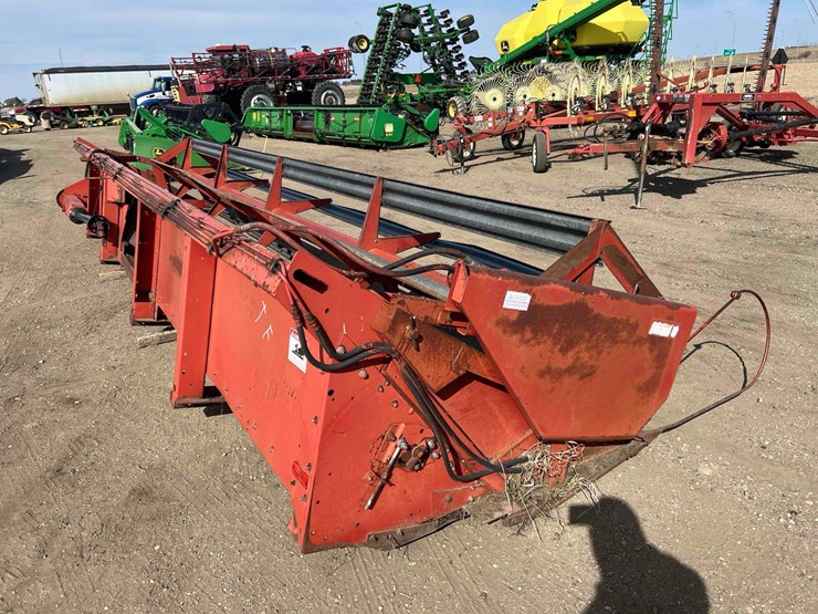 international-810-image-3