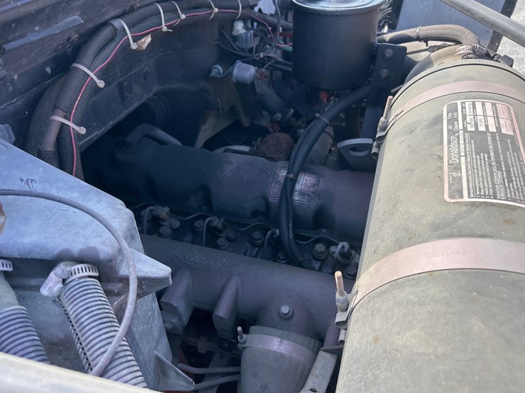 1991-ford-f800-image-15