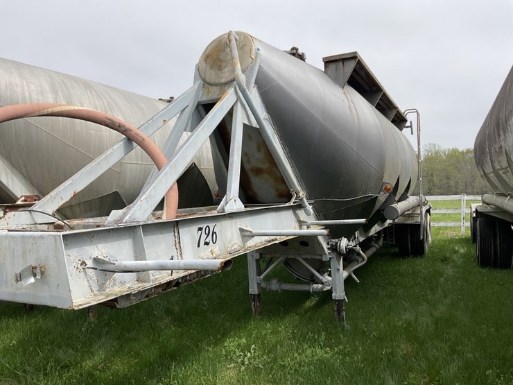 1973-fruehauf-tanker-image-2