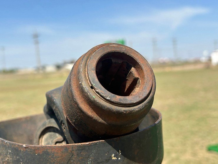 john-deere-348-image-17