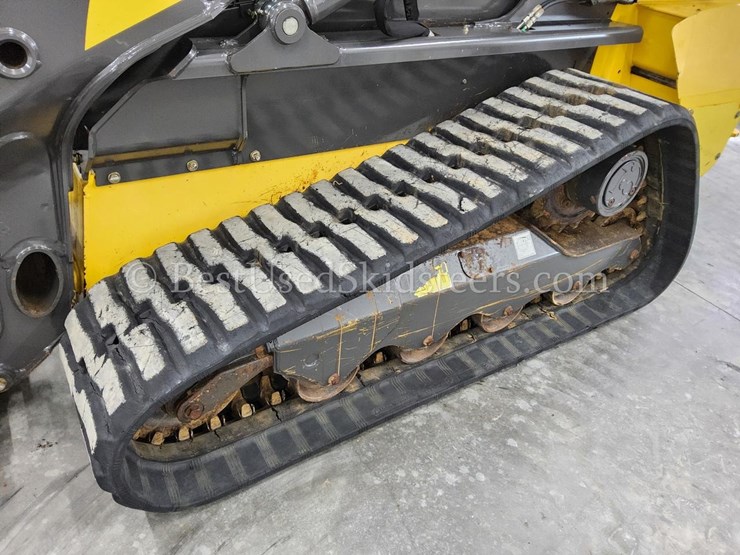 2017-new-holland-c232-image-11