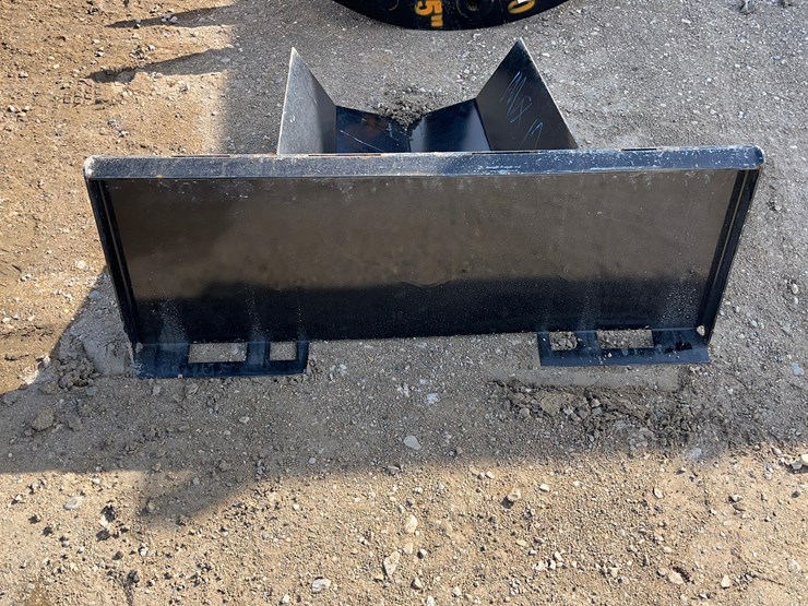 skid-steer-spade-bucket-image-5