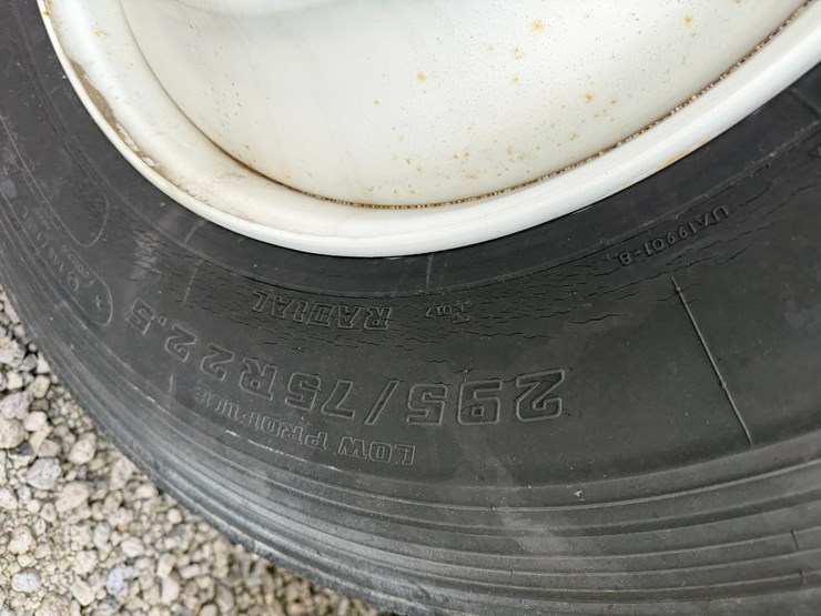 2004-international-durastar-4300-image-7