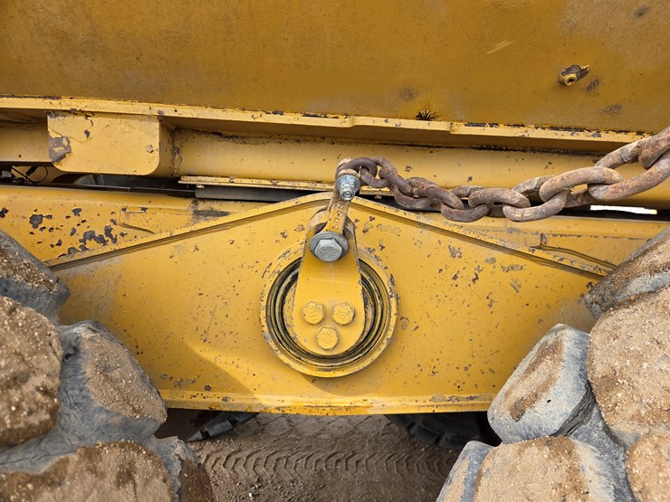 caterpillar-740-image-29