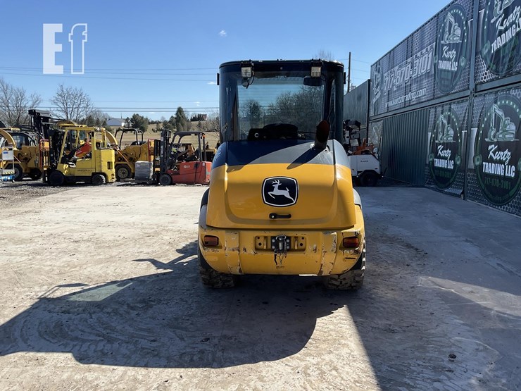 2021-deere-304l-image-3