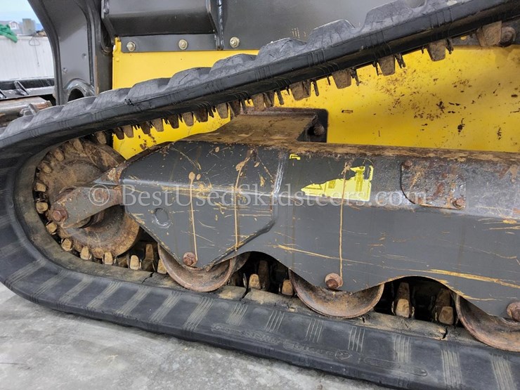 2017-new-holland-c232-image-9