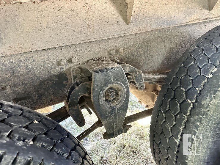 1991-freightliner-fld120-image-35