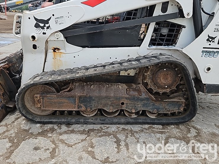 2020-bobcat-t590-image-17