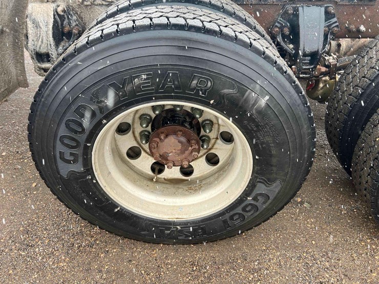 2005-caterpillar-c15-image-8