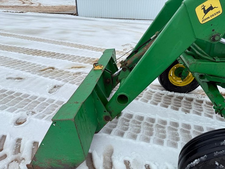 john-deere-3010-image-14