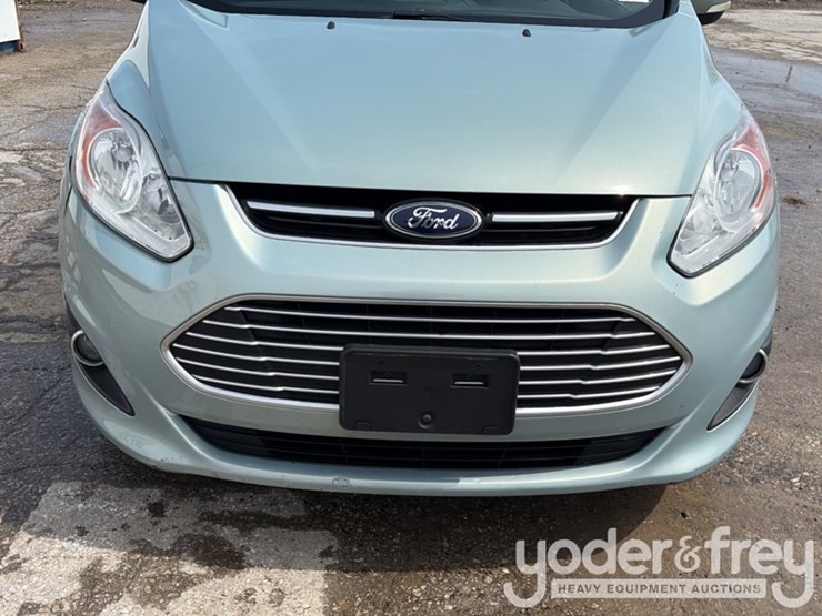 2013-ford-cmax-image-29