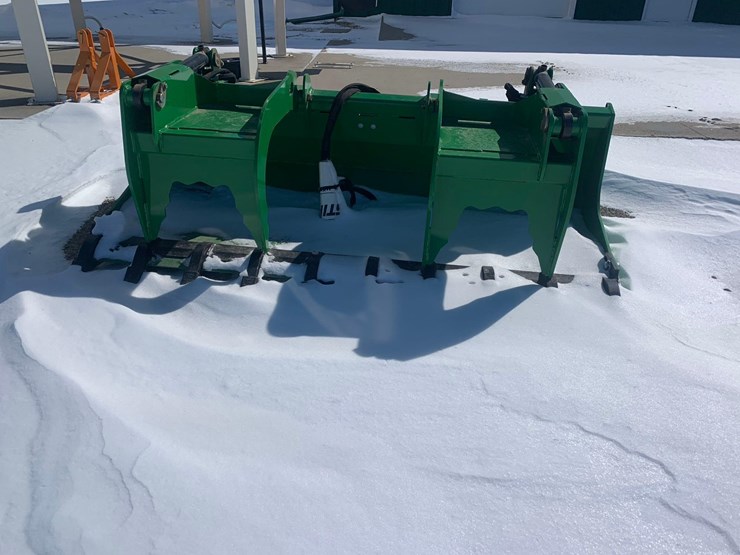 john-deere-loader-bucket-image-2