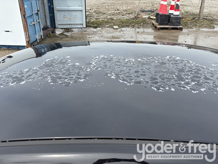 2013-chrysler-200-image-21