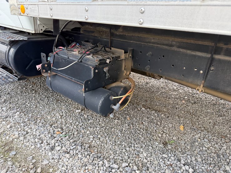 2004-international-durastar-4300-image-23