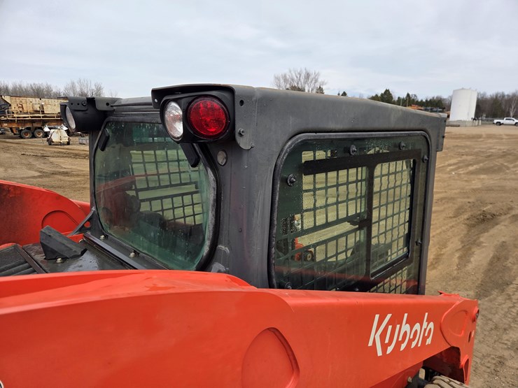kubota-ssv75-image-32