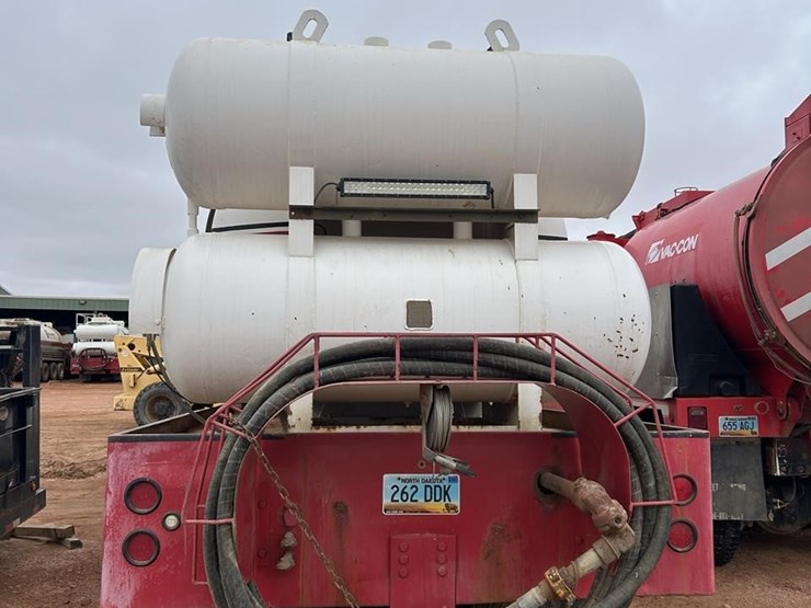 2004-peterbilt-357-image-18