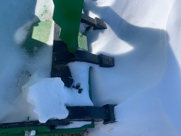 john-deere-loader-bucket-image-4