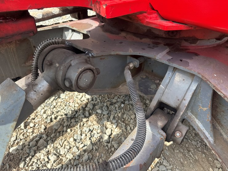 2014-takeuchi-tb240-image-35