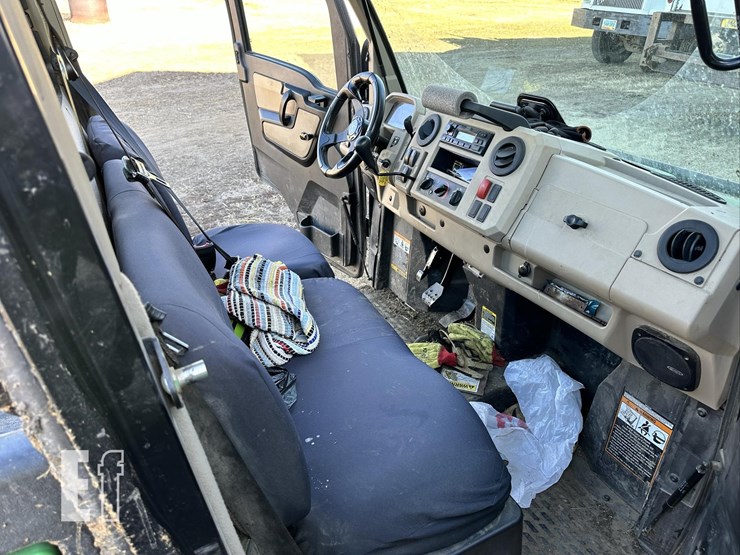 2019-john-deere-gator-xuv-835r-image-23