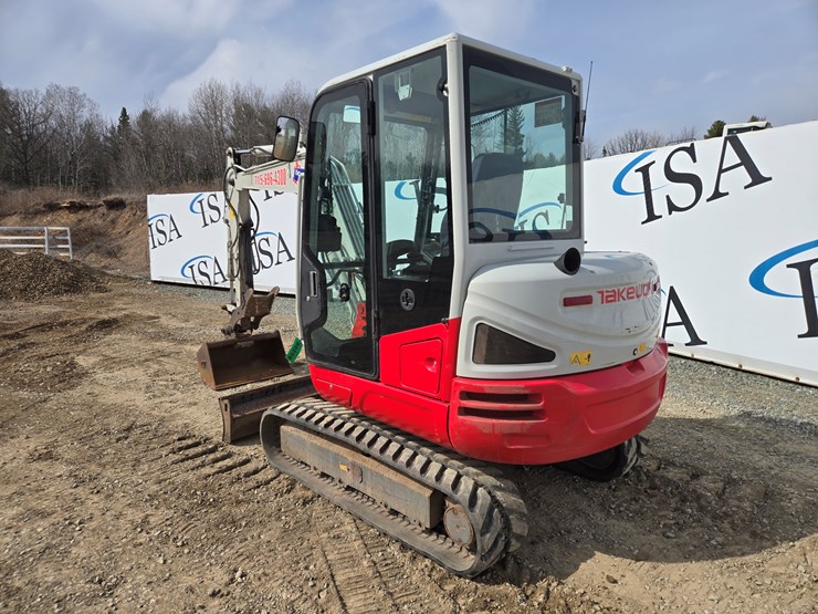 2014-takeuchi-tb240-image-3