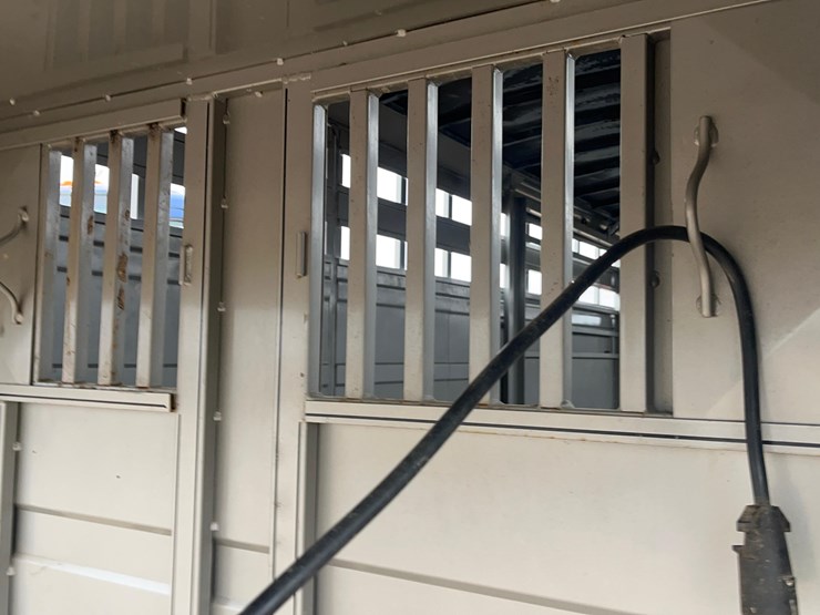 2013-titan-trailer-image-30