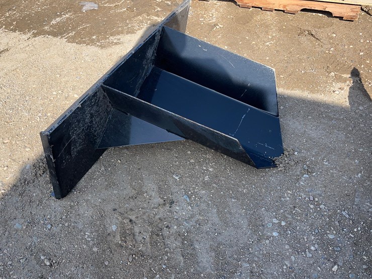 skid-steer-spade-bucket-image-3