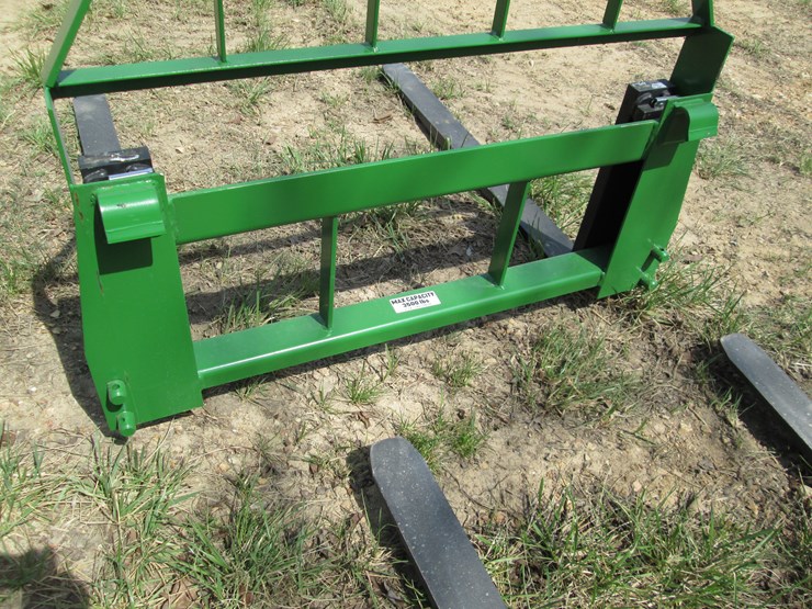 #44100-•-44"-tractor-forks-image-4
