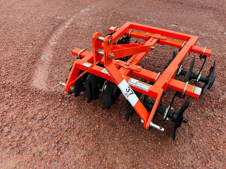 2022-land-pride-dh1048-image-12