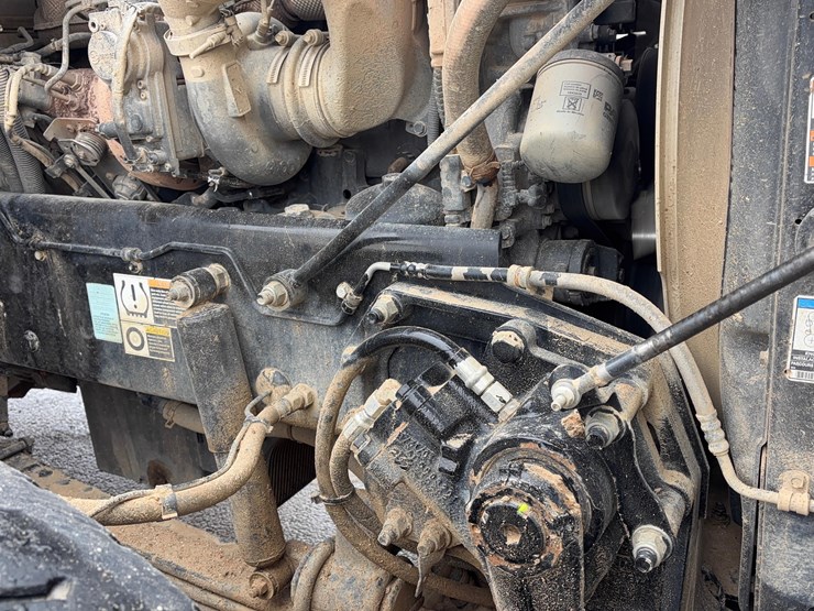 2018-peterbilt-567-hydrovac-truck-image-21