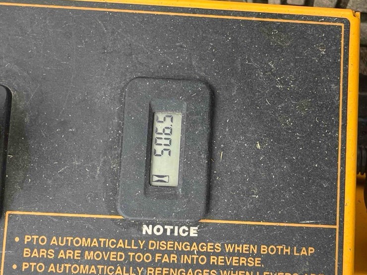 cub-cadet-zero-turn-lawn-mower-image-12