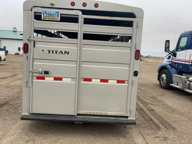 2013-titan-trailer-image-20