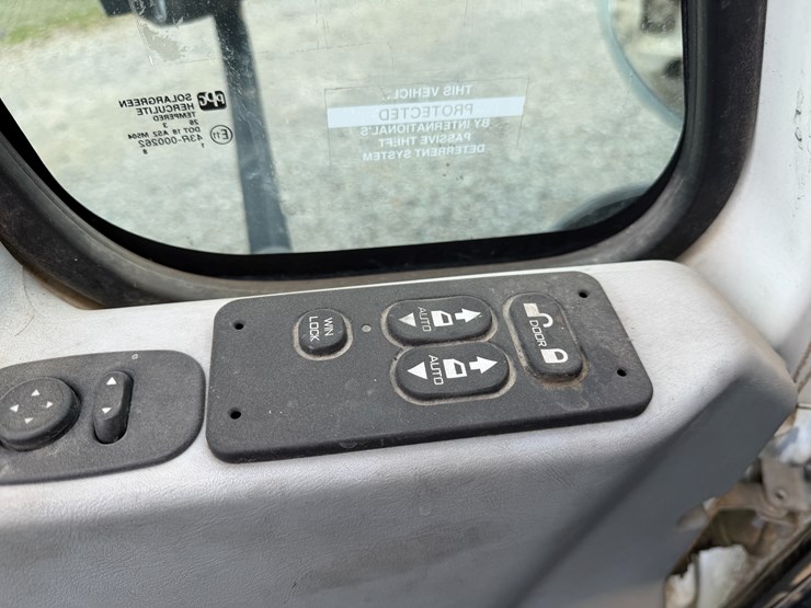 2004-international-durastar-4300-image-64