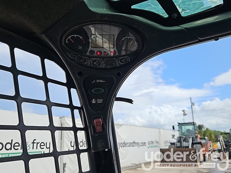 2020-bobcat-t590-image-31