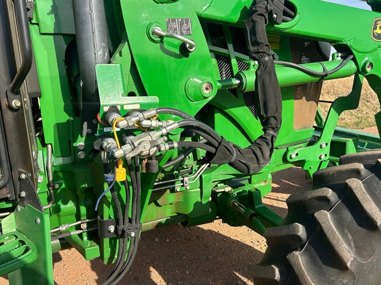 john-deere-6115d-image-12