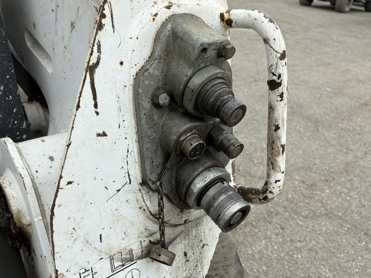 2018-bobcat-s570-image-9