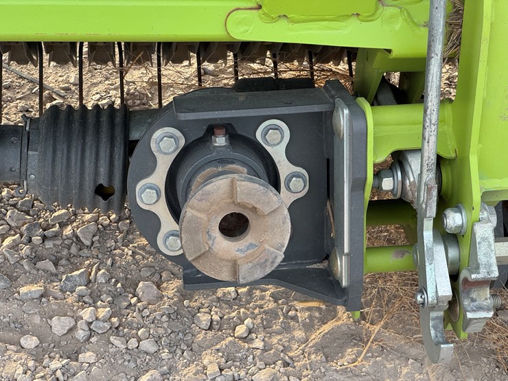 2020-claas-380-image-23