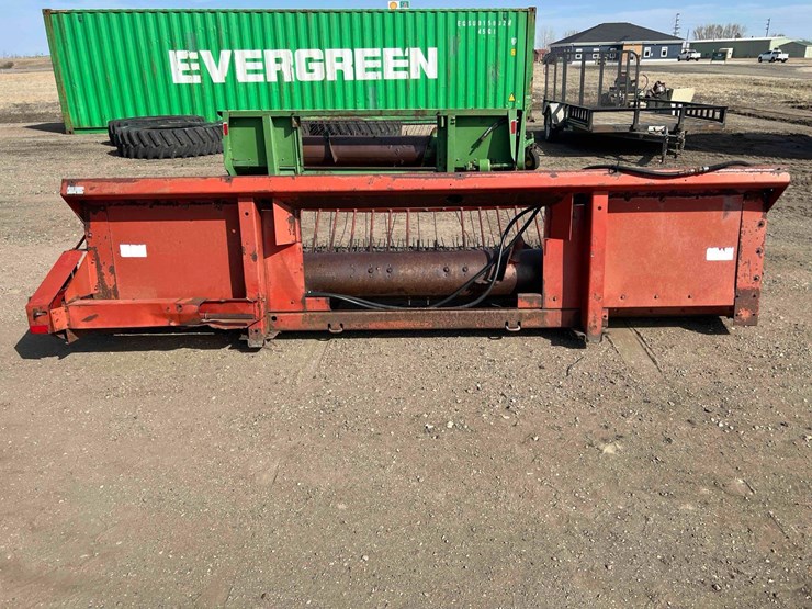 international-810-image-6