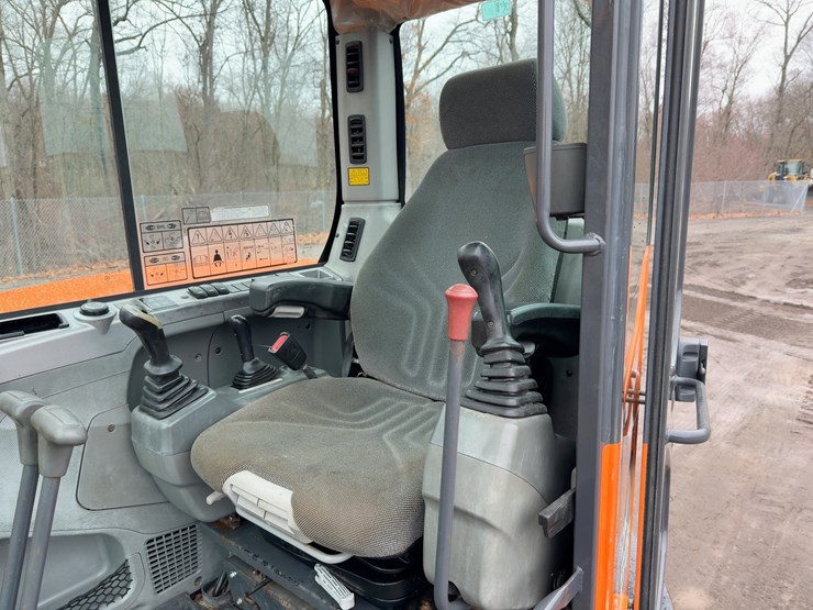 2019-doosan-dx85r-3-image-27
