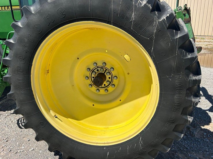 1996-john-deere-8200-image-11