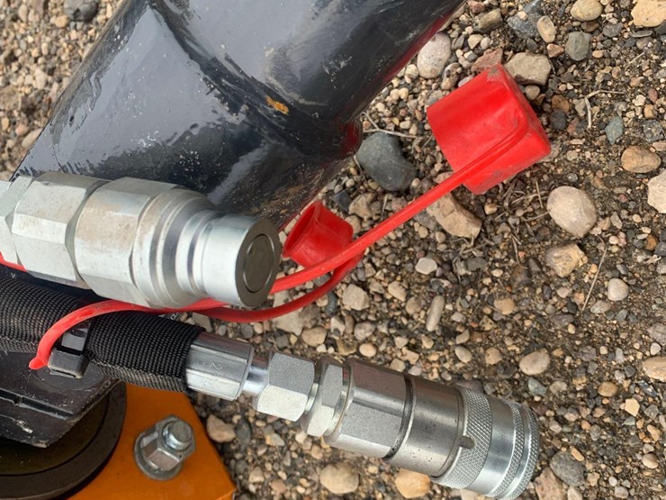 mini-skid-post-hole-digger-attachment-image-7