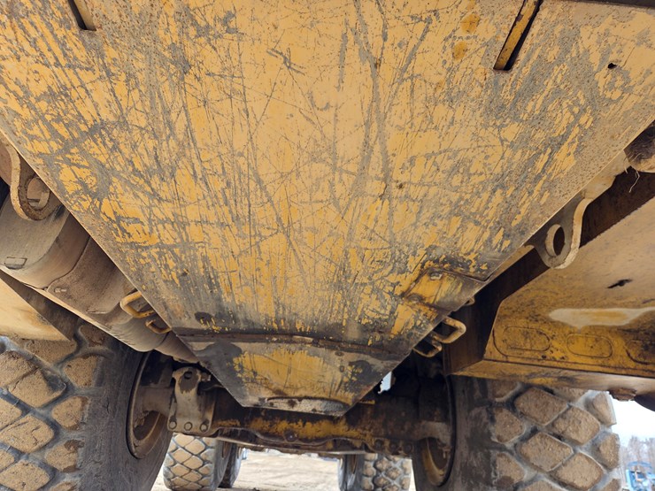 caterpillar-740-image-44